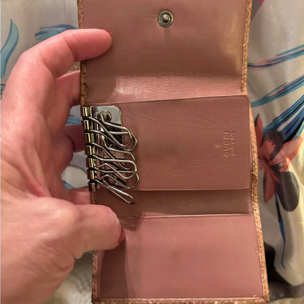 Gucci python key case. - Picture 8 of 8